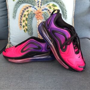 NEW Nike Women's Air Max 720 Hyper Grape Black Hyper Pink Size 5